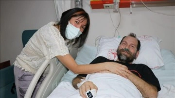 İzmir'de 15 devir entübe edilen ABD'li Kovid-19 hastası telkih yaptırmadığına pişman