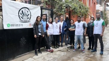 İzmir'de depremin buluşturduğu gönüllüler esenlik hareketinden vazgeçmedi