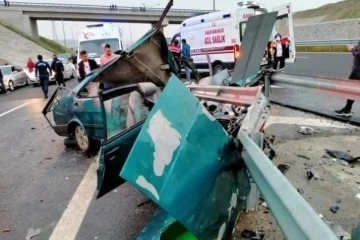 İzmir’de feci kaza: 2 ölü, 3 yaralı