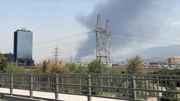 İzmir'de art dönüşüm tesisinde yangın çıktı