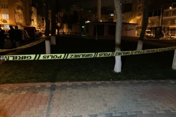 İzmir’de parkta silahlı kavga: 1 ölü