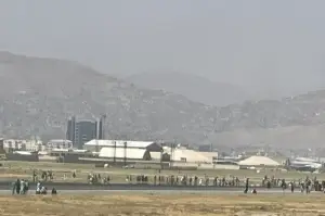 Kabil Havaalanı'ndaki kaos anları böyle görüntülendi