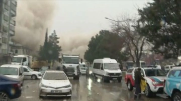Kahramanmaraş'ta dümdar depremde binanın çökme anı görüntülendi