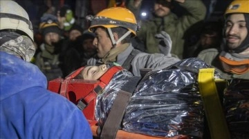 Kahramanmaraş'ta enkaz altında küsurat 8 yaşındaki Rıdvan depremden 116 vakit sonradan kurtarıldı