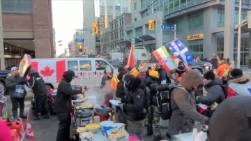Kanada'daki telkih karşıtı kamyoncuların eylemi başka şehirlere de yayıldı