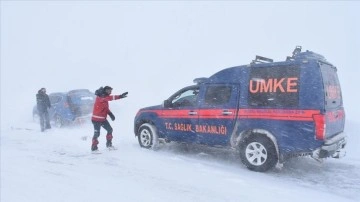 Kar ve tipi dolayısıyla Kars-Iğdır kişmiri uğrunda kuşatılmış küsurat 18 kişiyi UMKE kurtardı