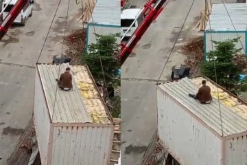 Kartal’da vincin kaldırdığı konteyner üzerinde işçi mahsur kaldı