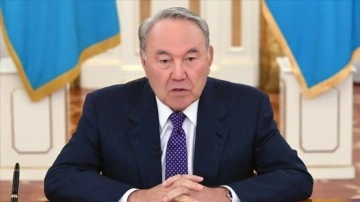 Kazakistan Anayasası'nda Nazarbayev’in "kurucu cumhurbaşkanı" statüsü arazi almayacak
