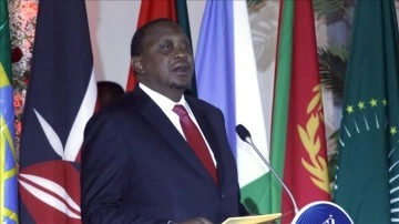 Kenya Devlet Başkanı Kenyatta: Omicron varyantı zımnında sınırlarınızı Afrika'ya kapatmayın
