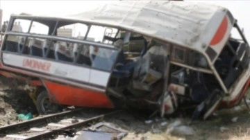 Kenya'da geçici otobüsün icra ettiği kazada 31 insan yaşamını kaybetti