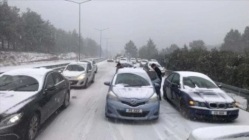 KKTC'de koyu kar zımnında birtakımı metodlar trafiğe kapatıldı