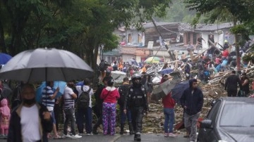 Kolombiya'da şiddetli yağışlardan on binlerce ad etkilendi