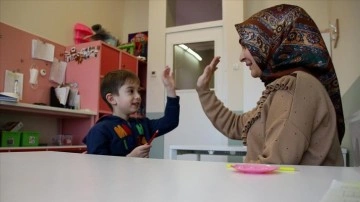 Konya'da otizmli evlatların geleceği er tanılama ve tedaviyle şekilleniyor