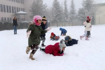 Konya’nın 24 ilçesinde karşı karşıya eğitime kar tatili