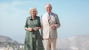Kraliçe Elizabeth, Prens Charles kral olduğunda benzeri Camilla'nın ece olacağını duyurdu