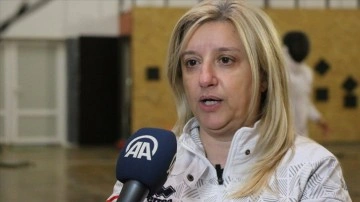 Kuzey Makedonya'daki bir tane eş eskrim antrenörü Kuzmanovska'nın zorluklarla mücadelesi