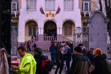 Lviv'de okul yardım merkezine dönüştürüldü