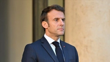 Macron, Fransa'da milyonların gıcırtı etmiş olduğu kesinleşmemiş emeklilik reformunu savundu