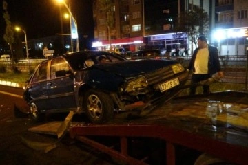 Malatya’da 4 araç birbirine girdi, trafik kilitlendi