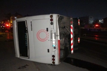 Malatya’da işçi servisi ile otomobil çarpıştı: 10 yaralı