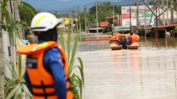 Malezya'daki sel felaketinde 14 ad yaşamını kaybetti