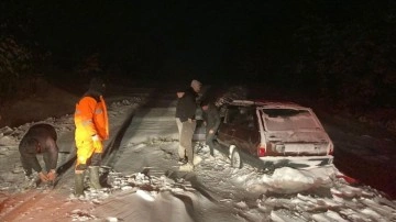 Manisa'da takımlar karda muhat artan 5 kişiyi kurtardı