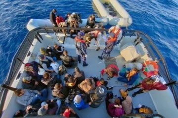 Marmaris’te 80 düzensiz göçmen kurtarıldı
