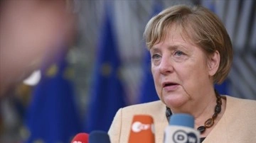Merkel, Filistin-İsrail meselesi için dü devletli çözümden yana