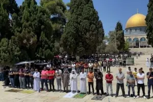 Mescid-i Aksa'da 45 bin Filistinli cuma namazını kıldı