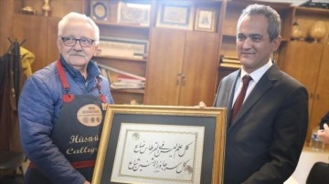 Milli Eğitim Bakanı Özer, Edirne'de el sanatları atölyelerini ziyaret etti