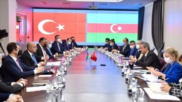 Milli Eğitim Bakanı Özer ile Azerbaycan Eğitim Bakanı Amrullayev birlikte araya geldi