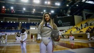 Milli tığ oyuncusu Nisanur Erbil olimpiyat maksadı düşüncesince tığ sallıyor