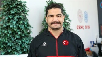 Milli pehlivan Taha Akgül'ün amacı 10. el Avrupa şampiyonluğu