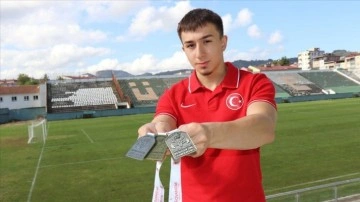 Milli halterci Yusuf Fehmi Genç'in amacı olimpiyat kıymetli madalyası