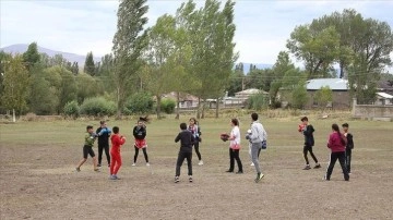 Milli sportmen Büşranur, Kars'ta kendisi kabilinden şampiyonlar yetiştiriyor