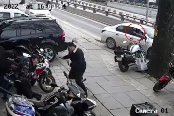 Motosiklet tamircisine pompalı tüfekle saldırı kameraya yansıdı