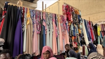 Nijeryalılar Ramazan Bayramı'nı geleneksel giysileriyle kutluyor