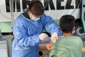 Öğrenciler kolları sıvadı, aşıları kampüste yapıldı