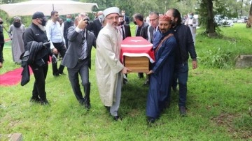 Osmanlı diplomatı Mehmet Remzi Bey'in naaşı 11 sene sonradan baştan emektar mezarında