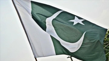 Pakistan'da kudret ve muhalefet ortada ordunun arabuluculuğu iddiası