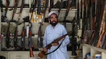 Pakistan'da gayrikanuni silah endüstrisinin merkezi: Dera Adem Heil