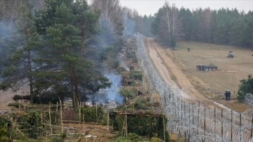 Polonya muhacir krizi yaşanmış olan Belarus sınırına cidar örecek