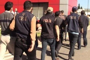 Resmi kurumlara örgüt üyesi yetiştiren 10 FETÖ yöneticisi yakalandı