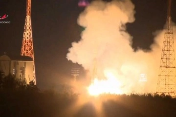 Rusya, 36 OneWeb uydusunu daha uzaya fırlattı