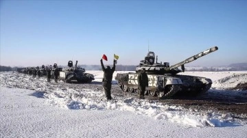 Rusya Savunma Bakanlığı: Tatbikatlarını bütünler topu topu birlikler üslerine dönecek