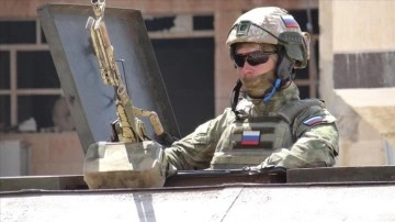 Rusya, Ukrayna sınırları civarlarında 10 binden aşkın askerle manevra başlattı