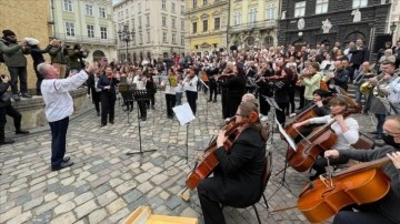 Rusya'nın saldırıları Lviv’de konserlerle gıcırtı edildi