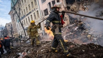 Rusya'nın saldırısı altındaki Harkiv'de çıplak binalar ağırbaşlı hasar gördü