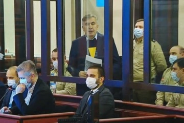 Saakaşvili devlet sınırından gayrikanuni geçiş suçlamasıyla hakim karşısında
