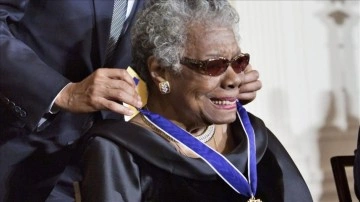 Şair Maya Angelou, ABD'de çeyreklik metal paraya basılan evvel gündüz feneri eş oldu